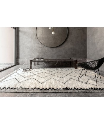 Tapis berbere authentique marocain laine noir blanc Riad prix